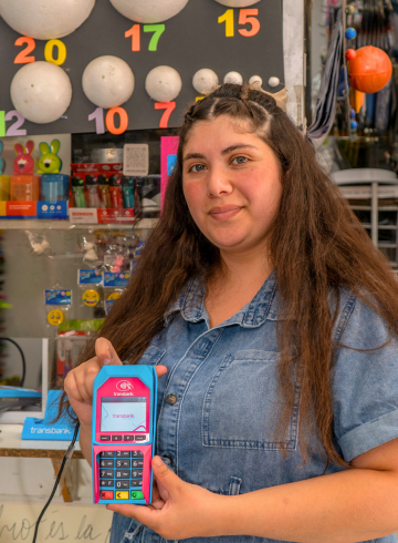 Dispositivo Smart POS con la marca Transbank