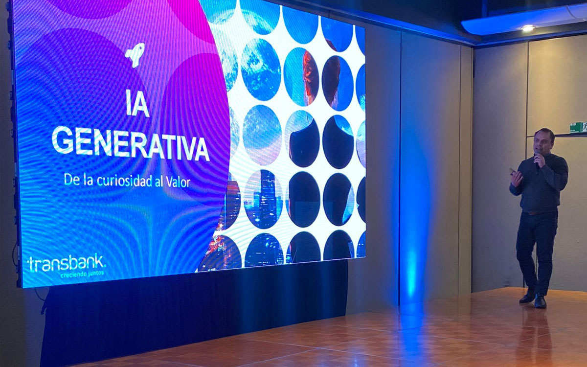Transbank recorrerá seis regiones compartiendo consejos sobre IA para pequeños y medianos empresarios