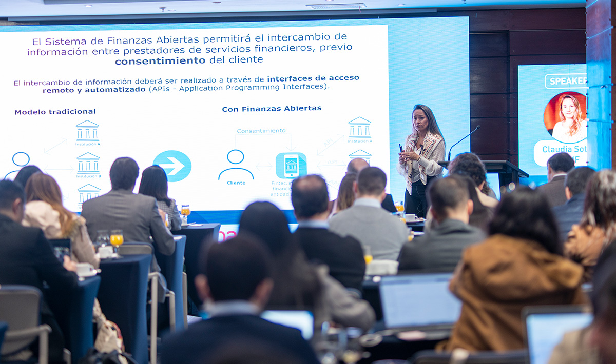 Transbank y Cámara de Comercio de Santiago realizaron seminario sobre finanzas abiertas y su impacto en los comercios 